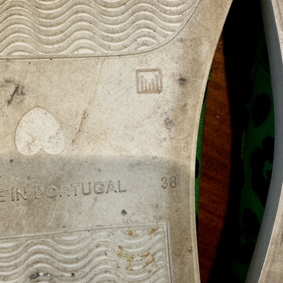 Women’s Moschino Cheap & Chic Green Leopard PrintCanvas Slip-Ons (EU Size 38) - Picture 5 of 5